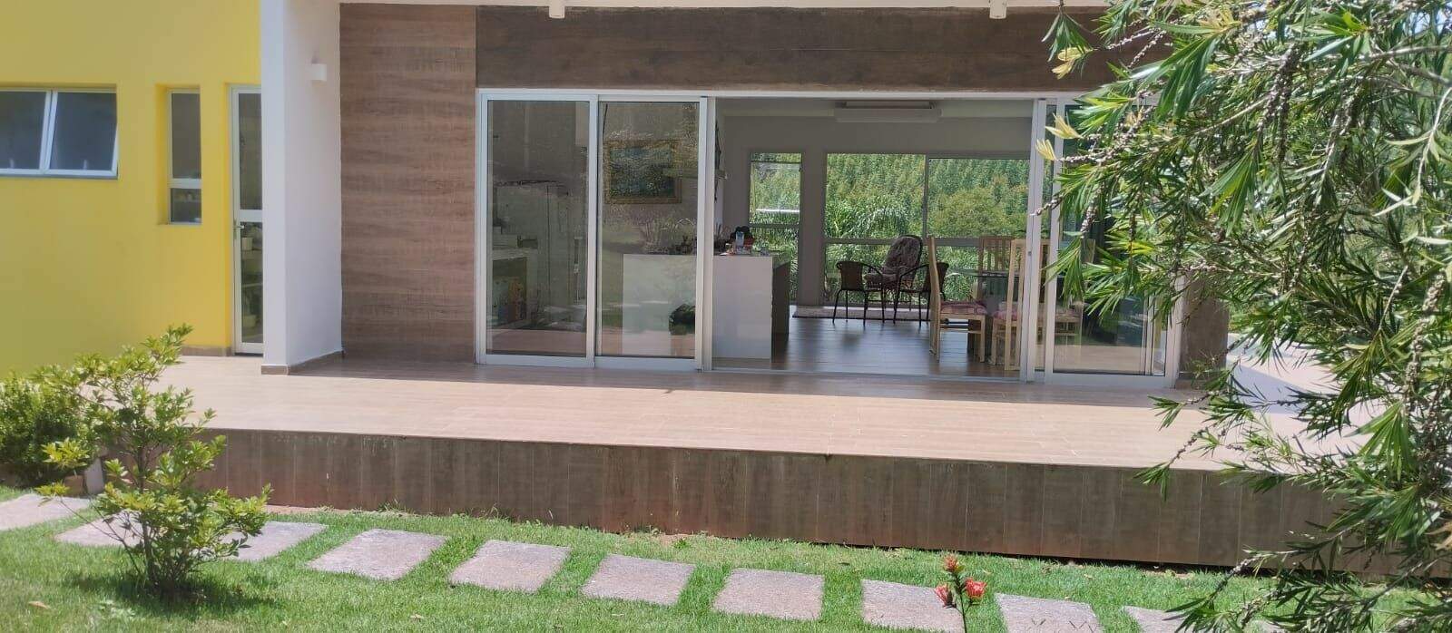 Casa à venda no Paião: 