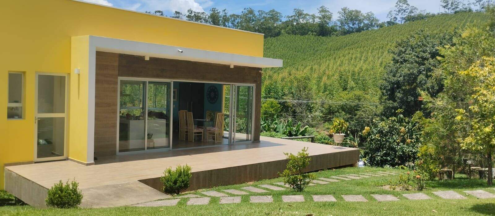 Casa à venda no Paião: 