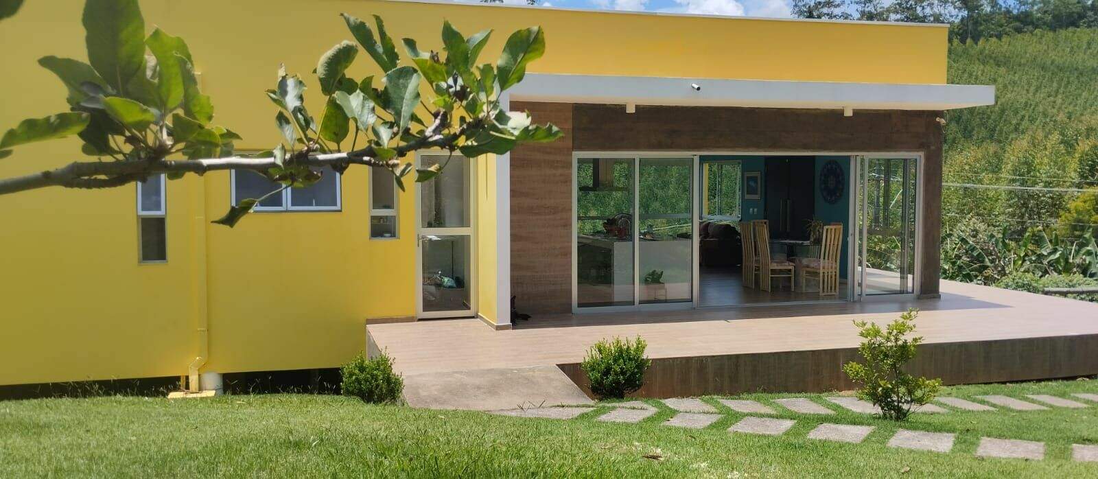 Casa à venda no Paião: 