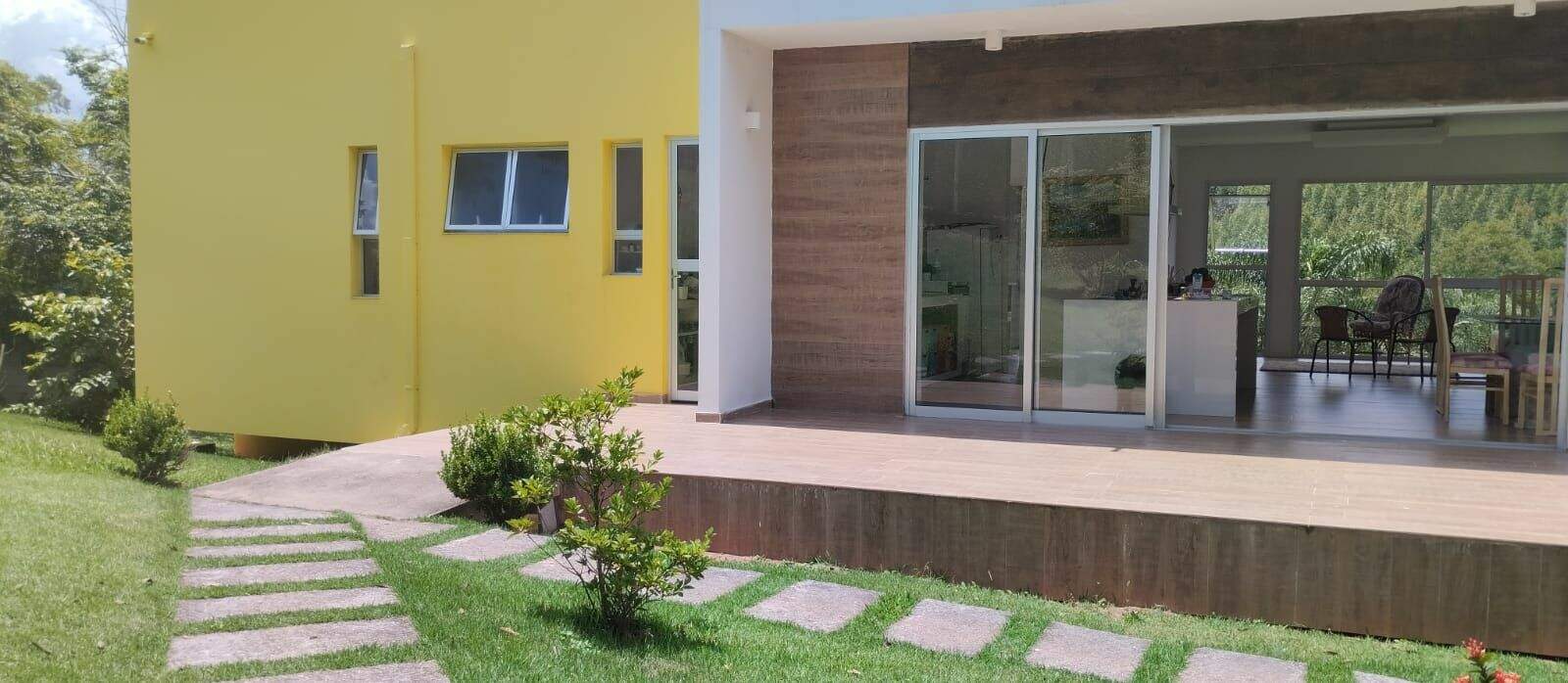 Casa à venda no Paião: 