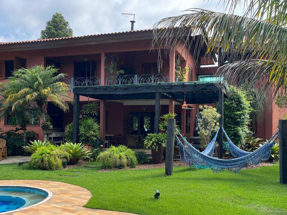 Casa à venda no Paião: 