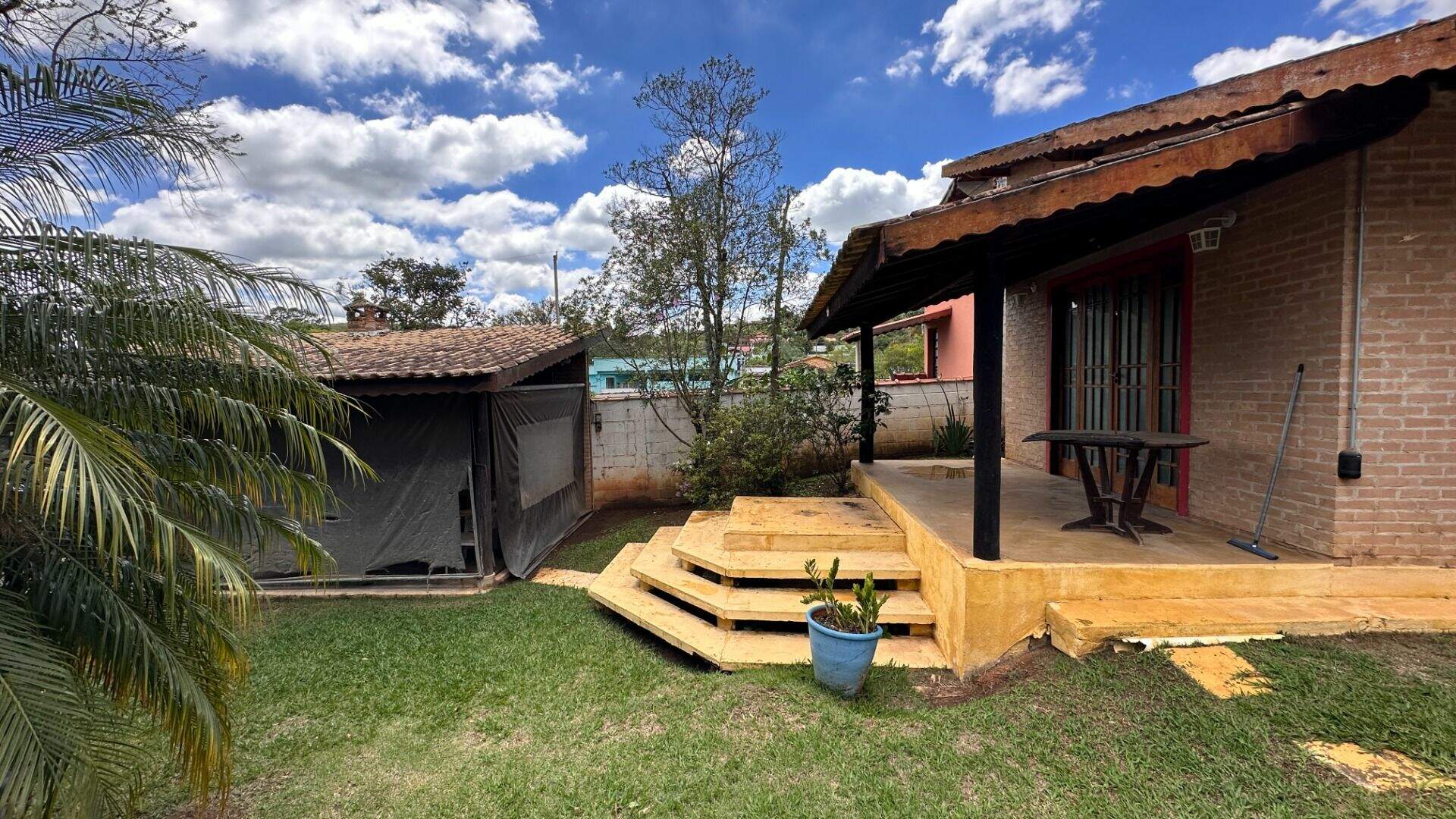 Chácara à venda no Jardim Costão: 