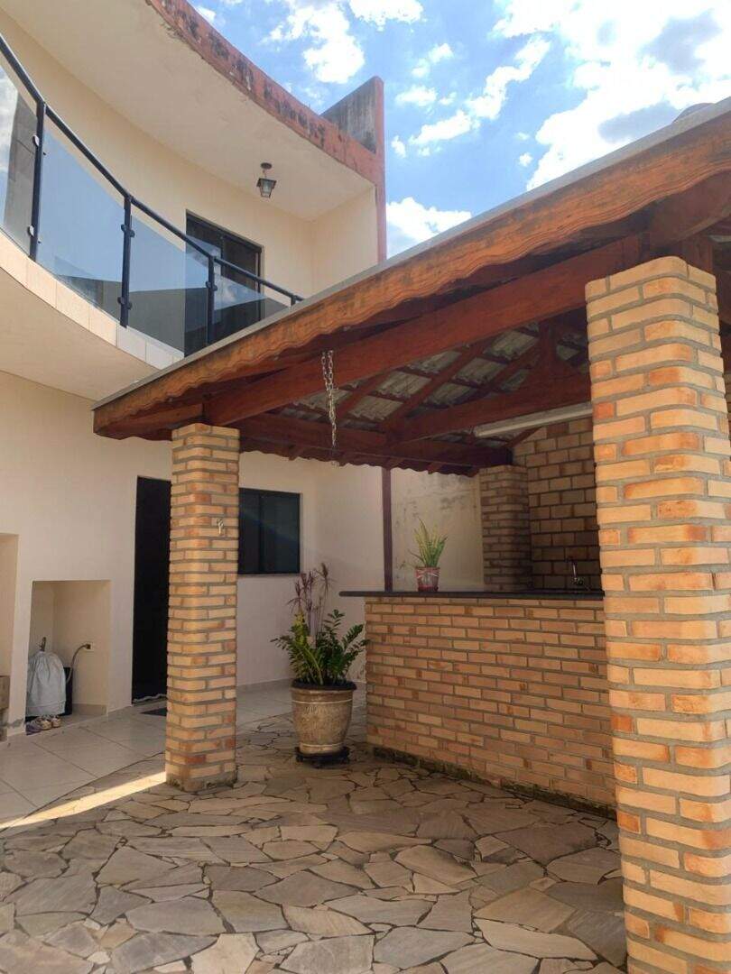 Casa à venda no Vale dos Eucaliptos: 