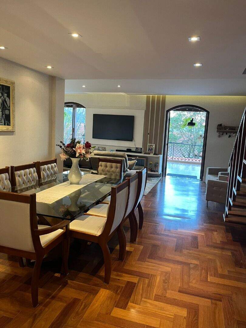 Casa à venda no Centro: 