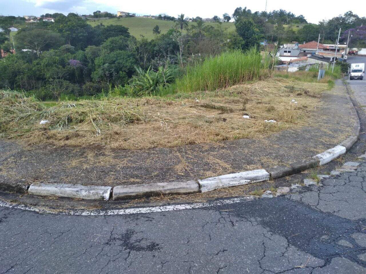 Terreno à venda no Jardim Dulce: 