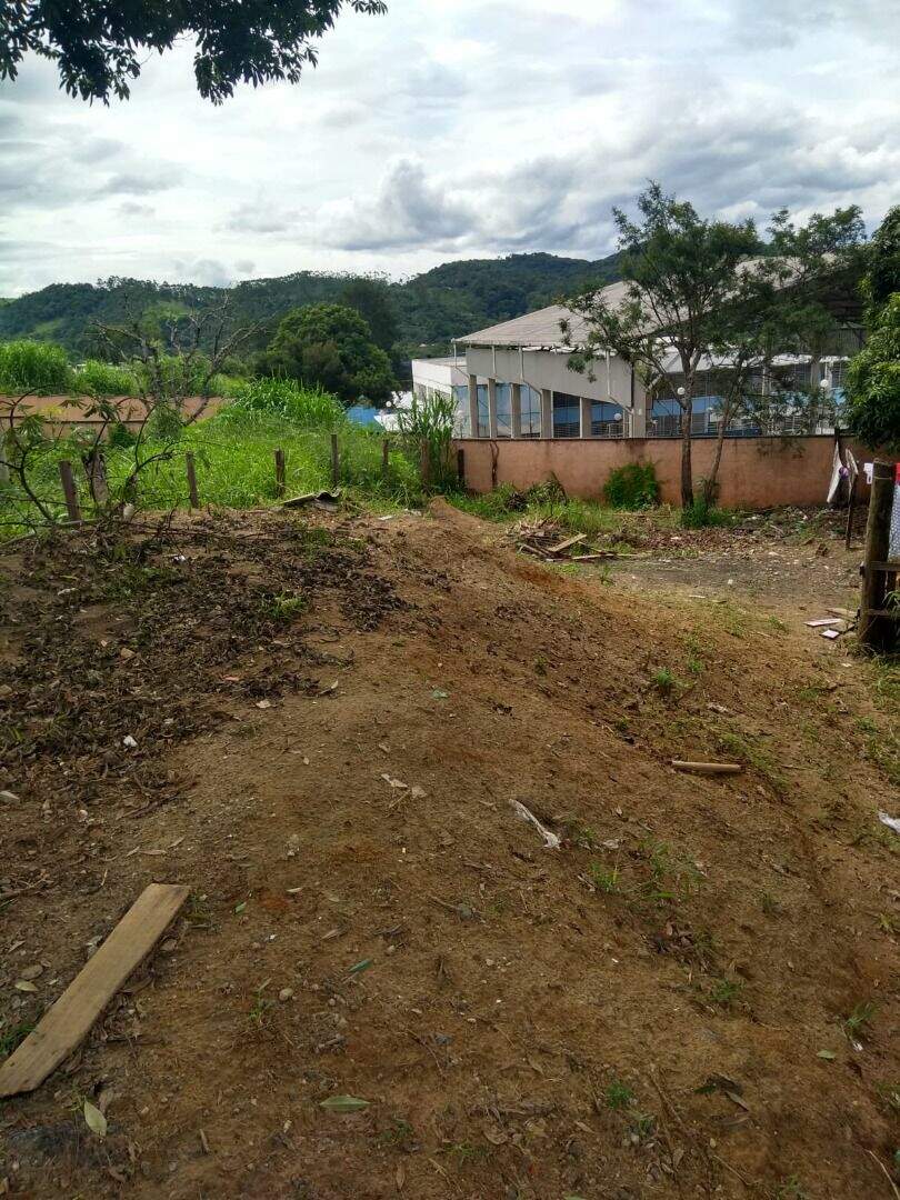 Terreno à venda no Jardim Dulce: 