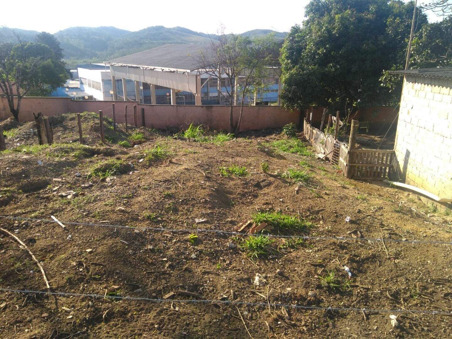 Terreno à venda no Jardim Dulce: 
