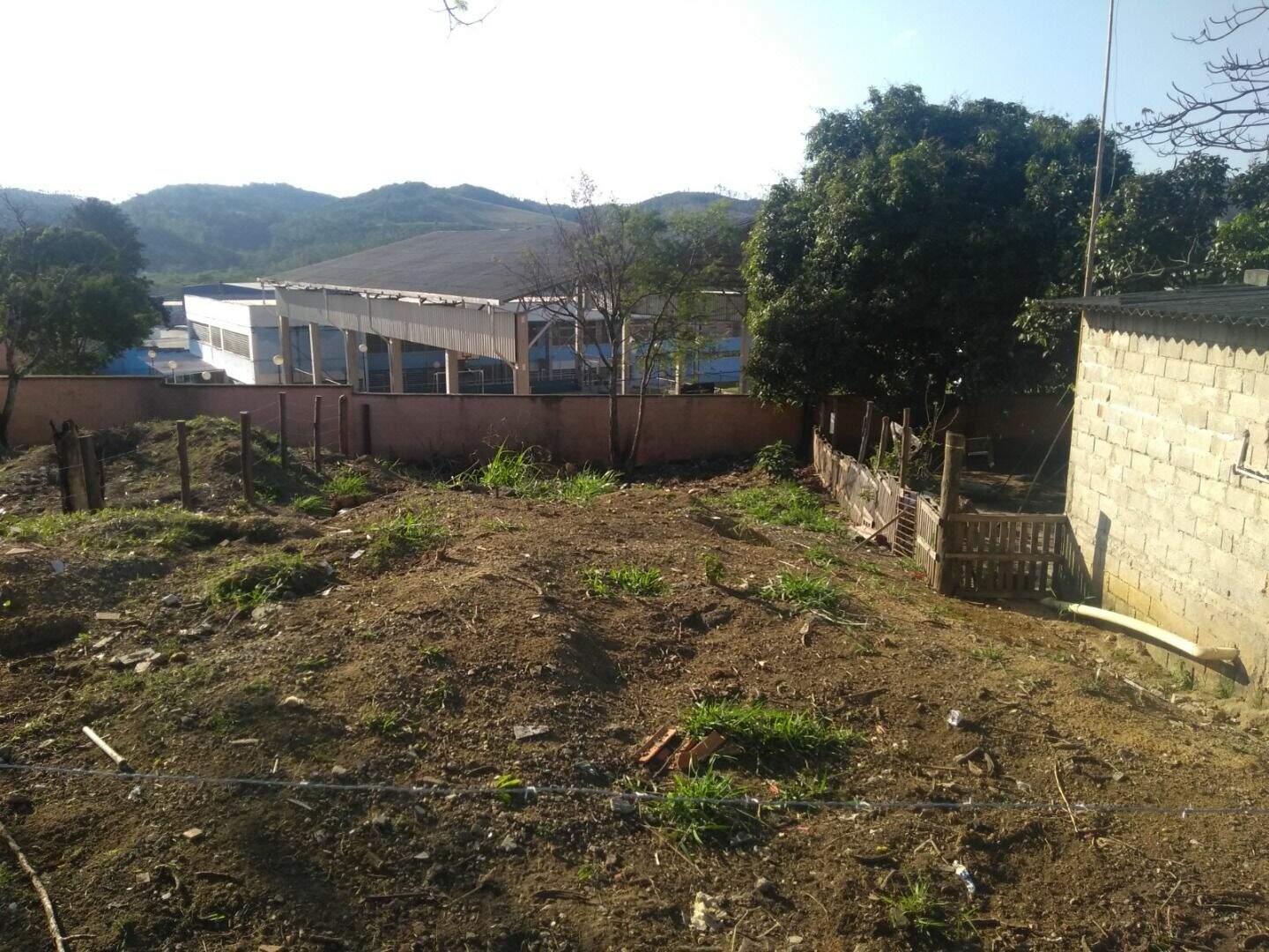 Terreno à venda no Jardim Dulce: 