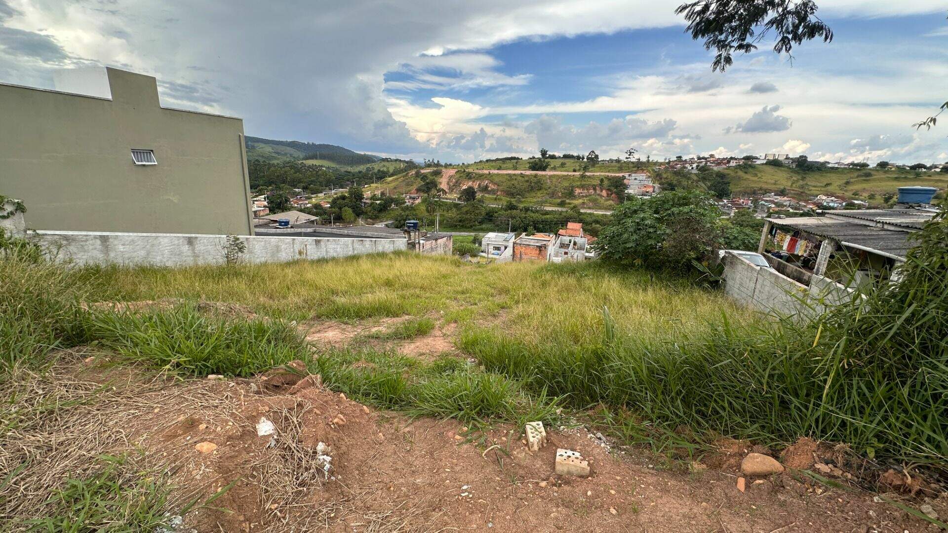 Terreno à venda no Jardim Dulce: 