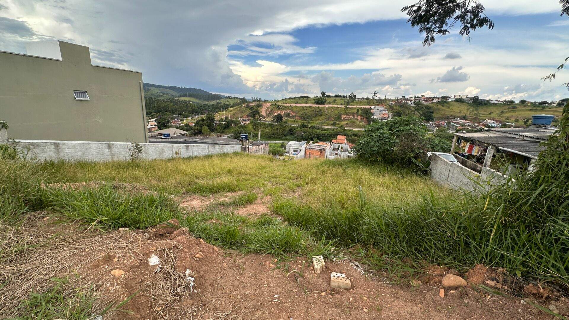 Terreno à venda no Jardim Dulce: 