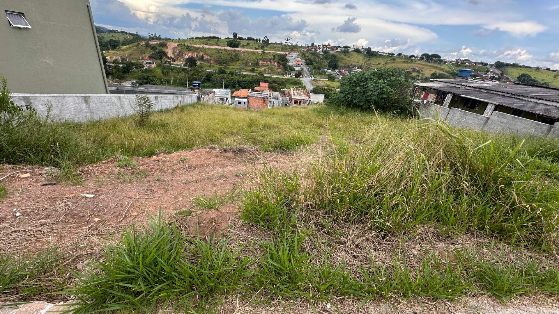 Terreno à venda no Jardim Dulce: 
