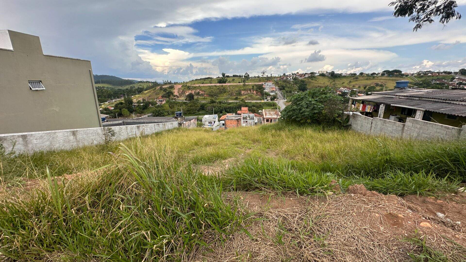 Terreno à venda no Jardim Dulce: 