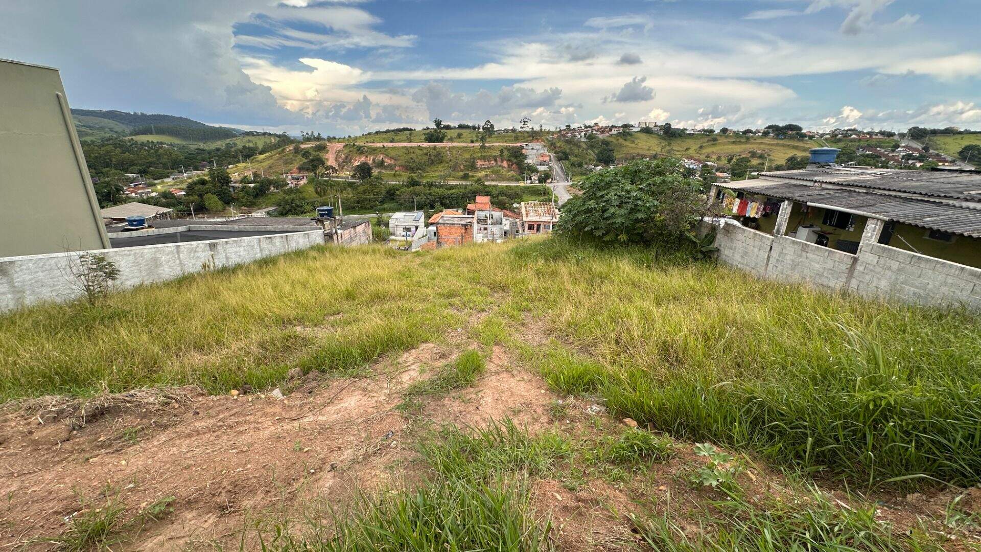 Terreno à venda no Jardim Dulce: 