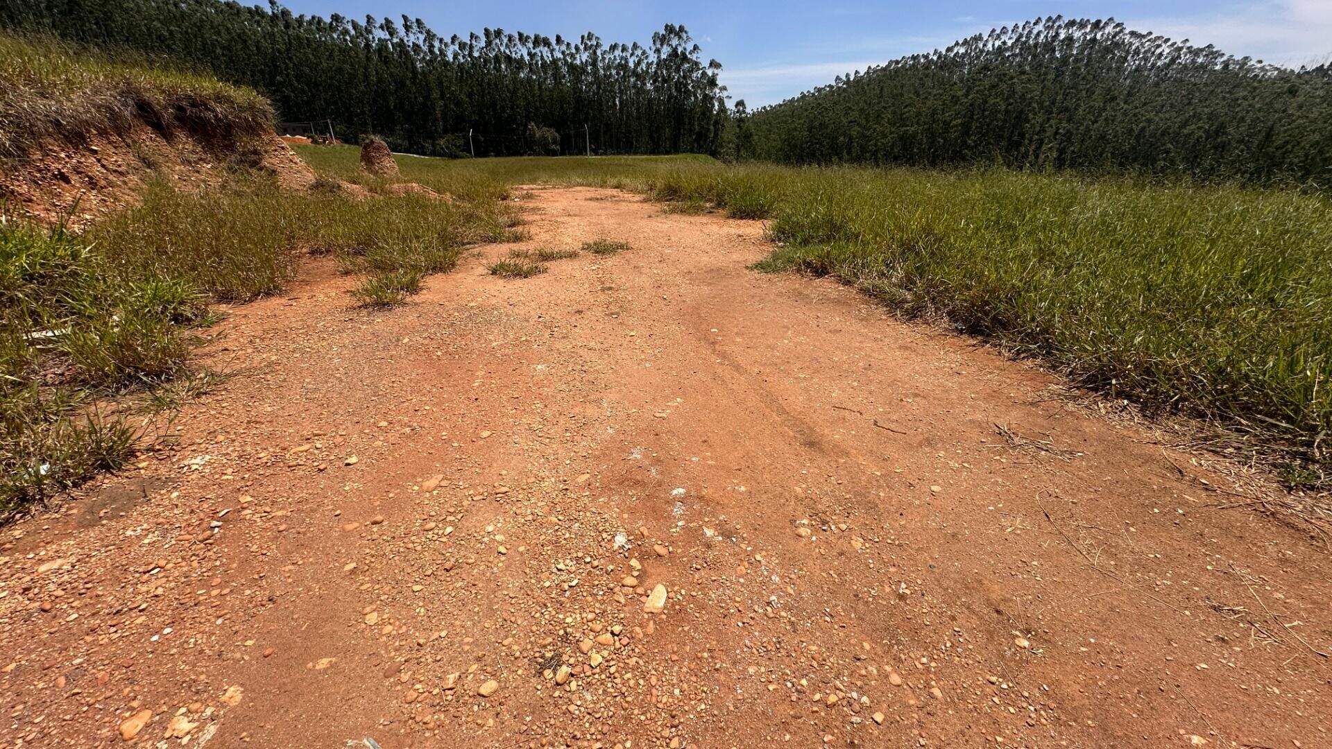 Terreno à venda no Loteamento Valparaíba: 