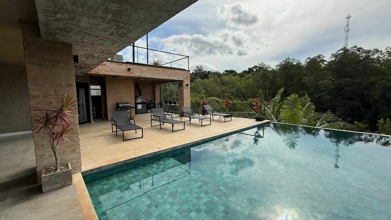 Casa à venda no Fazenda Palao (Alpes de Guararema): 