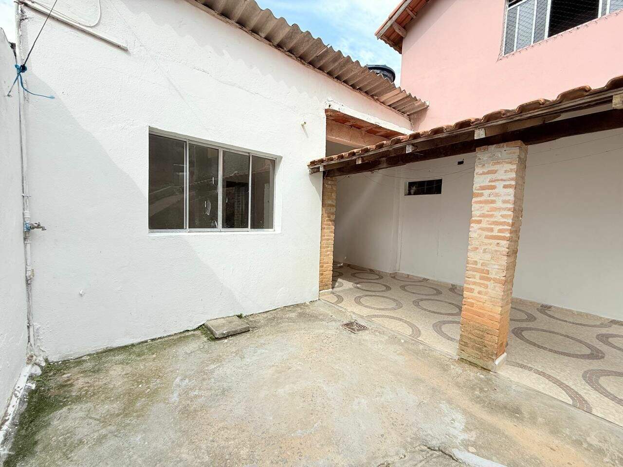 Casa para aluguel no Vale dos Eucaliptos: 