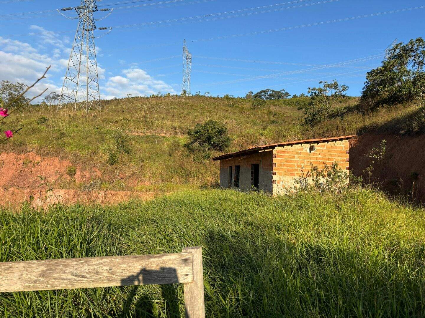 Terreno à venda no Capoeirinha: 