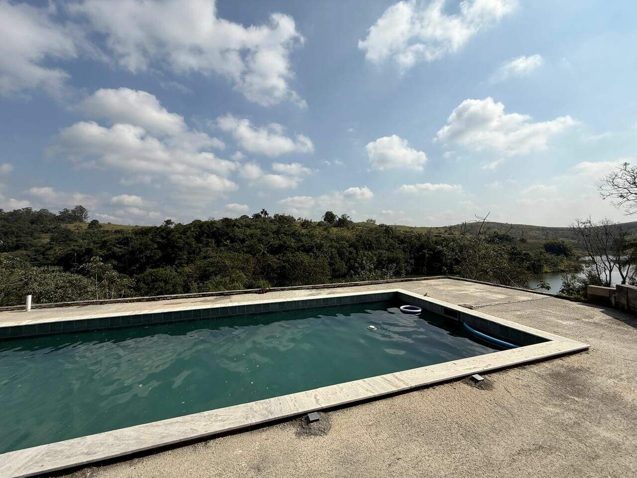 Casa à venda no Zona de Adensamento Restrito (ZAR): 