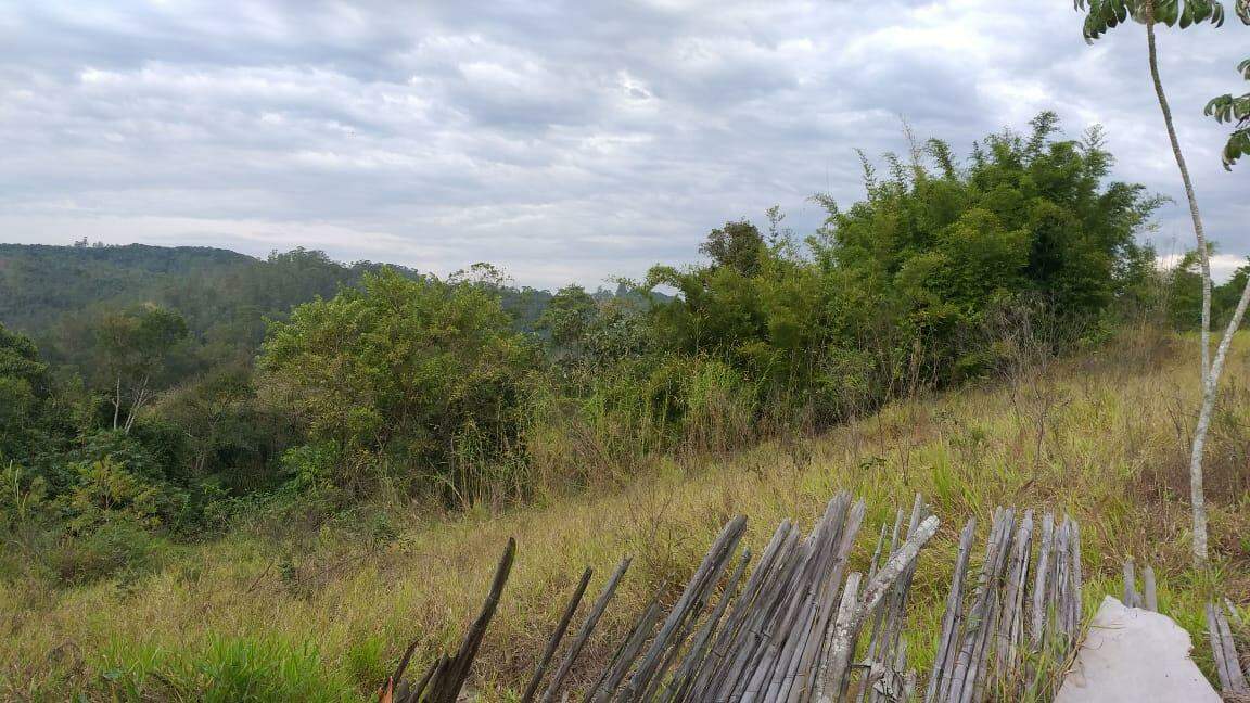 Terreno à venda no Freguesia da Escada: 
