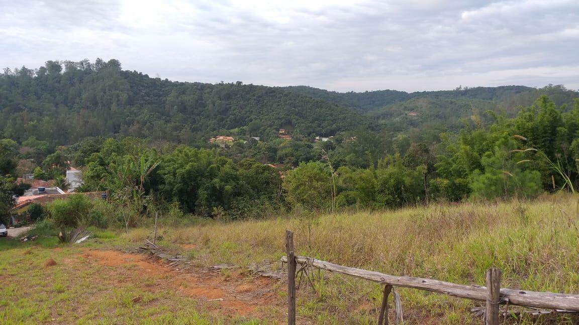 Terreno à venda no Freguesia da Escada: 