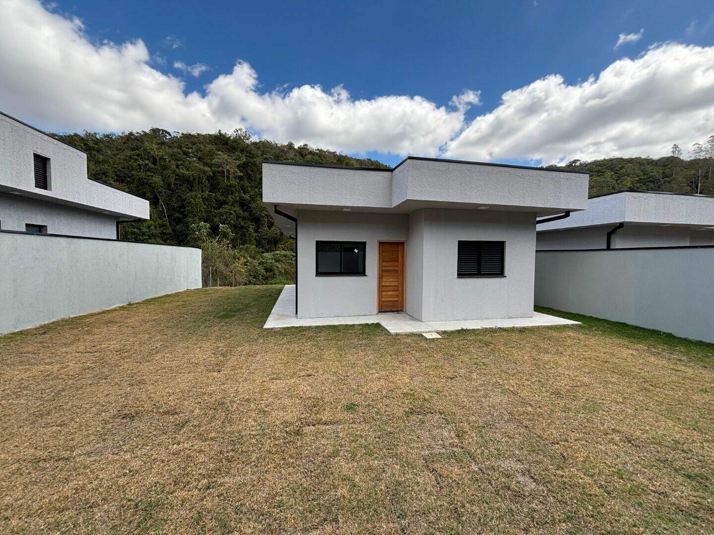 Casa para aluguel no Estância Guararema: 