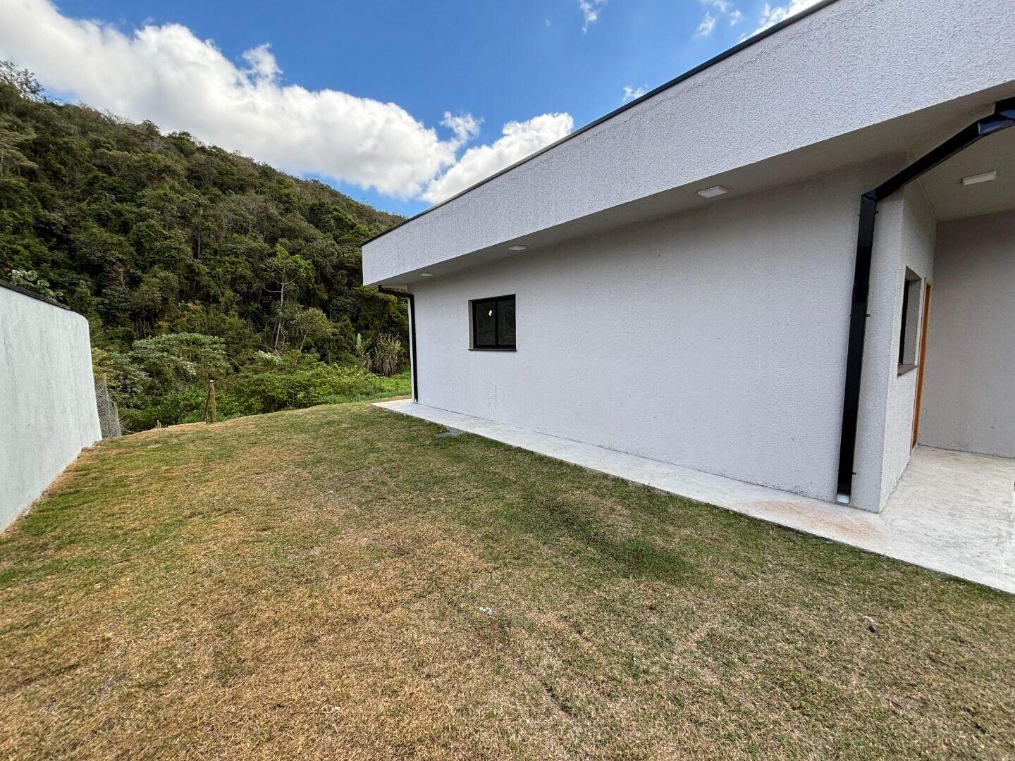 Casa para aluguel no Estância Guararema: 