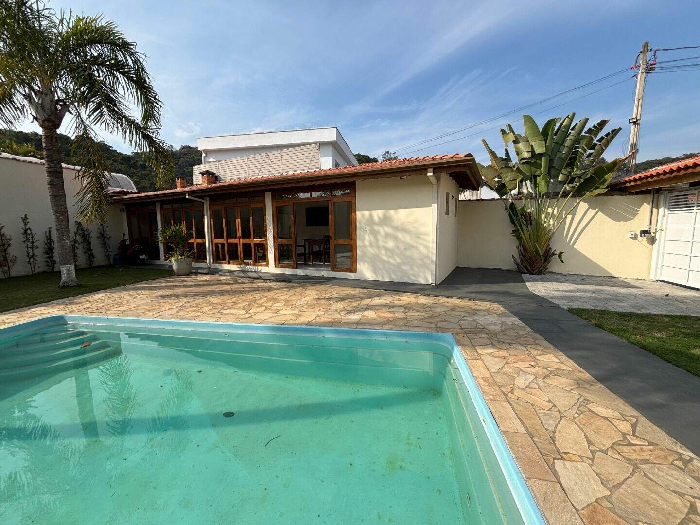 Casa para aluguel no Itapema: 