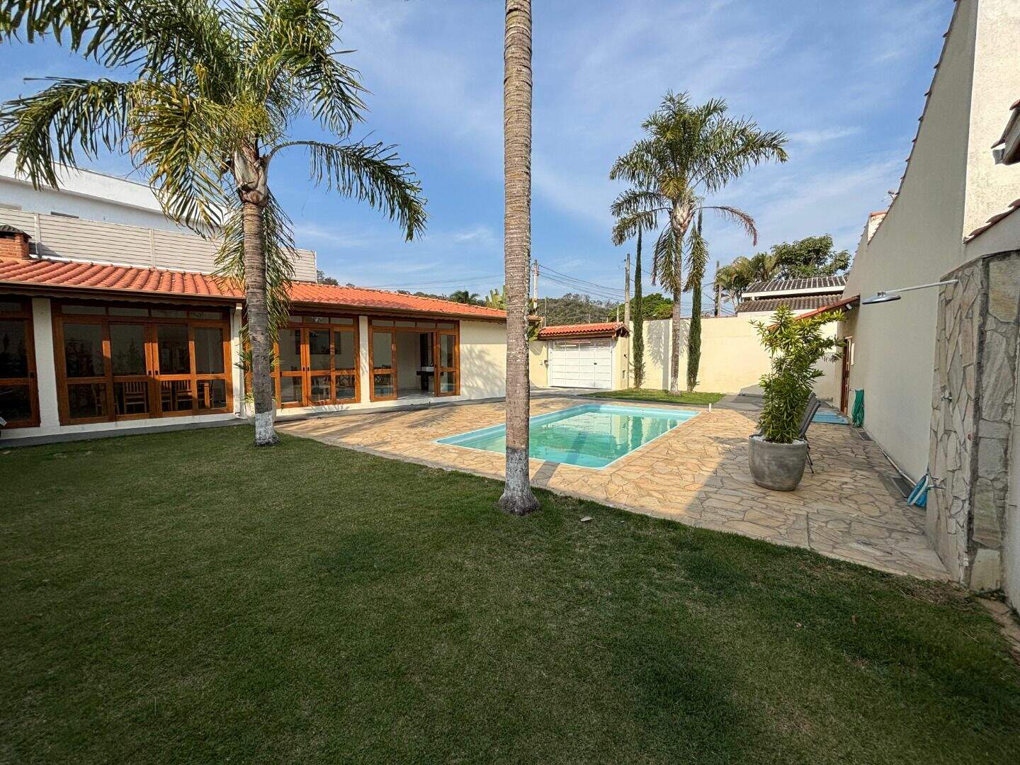 Casa para aluguel no Itapema: 