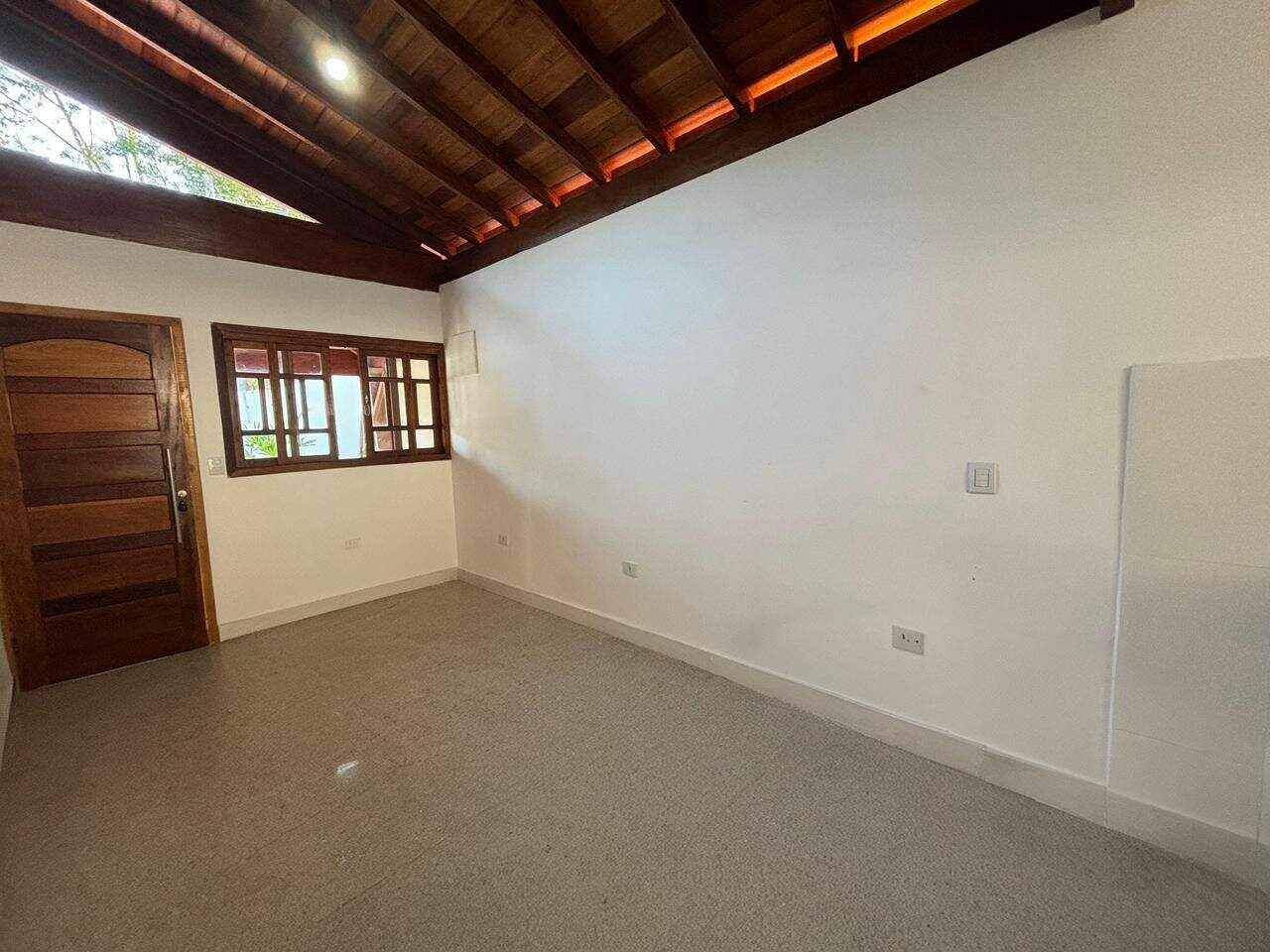 Casa para aluguel no Estância Guararema: 