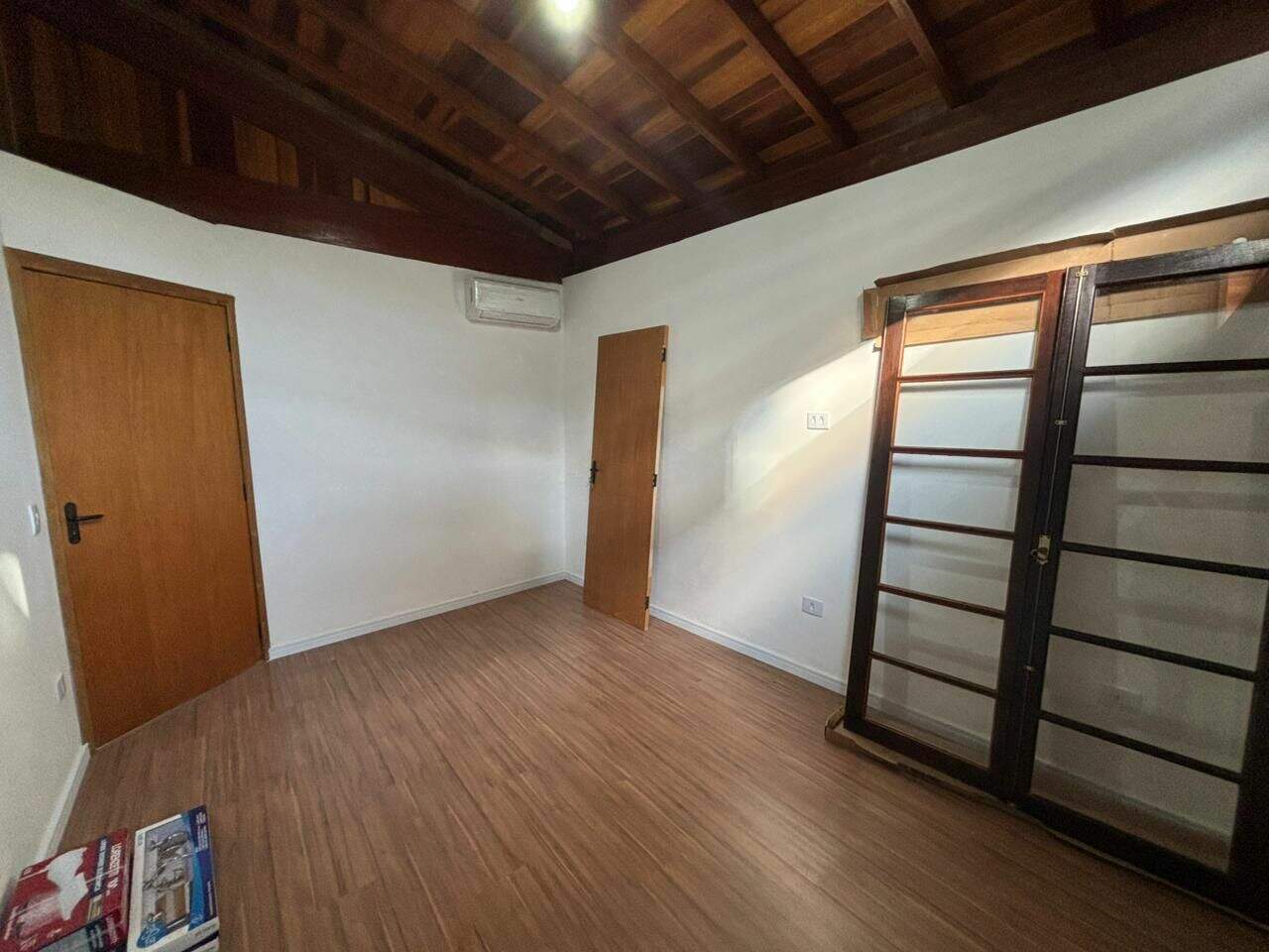 Casa para aluguel no Estância Guararema: 