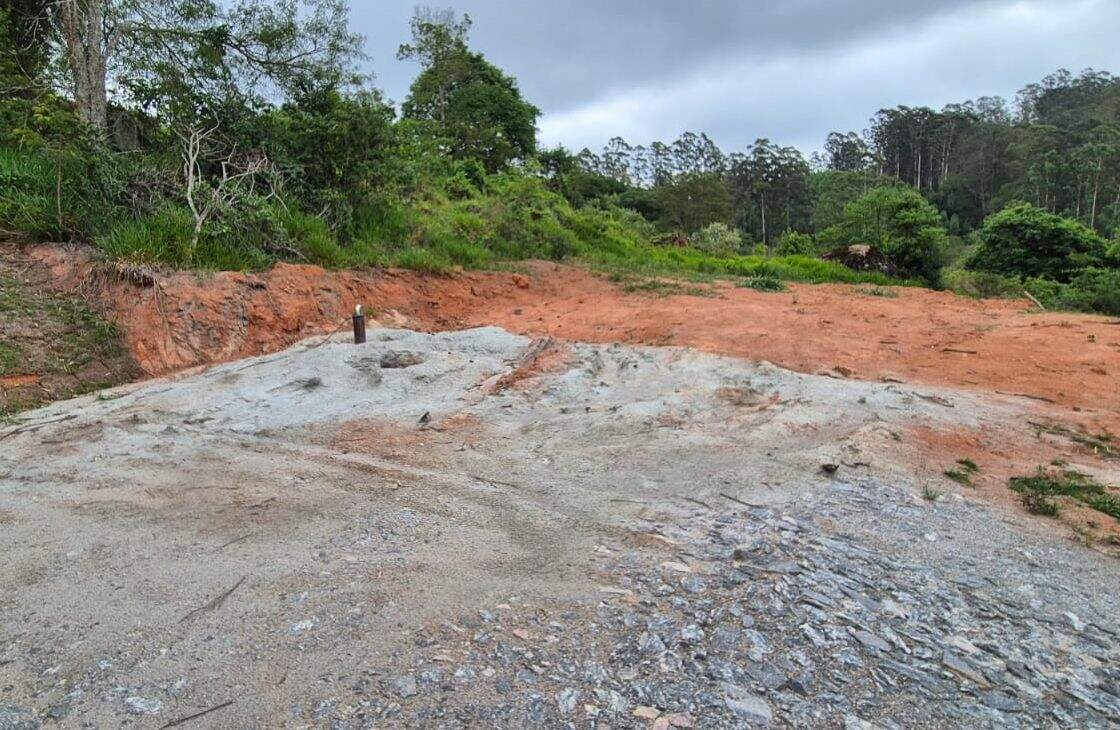Terreno à venda no Paião: 