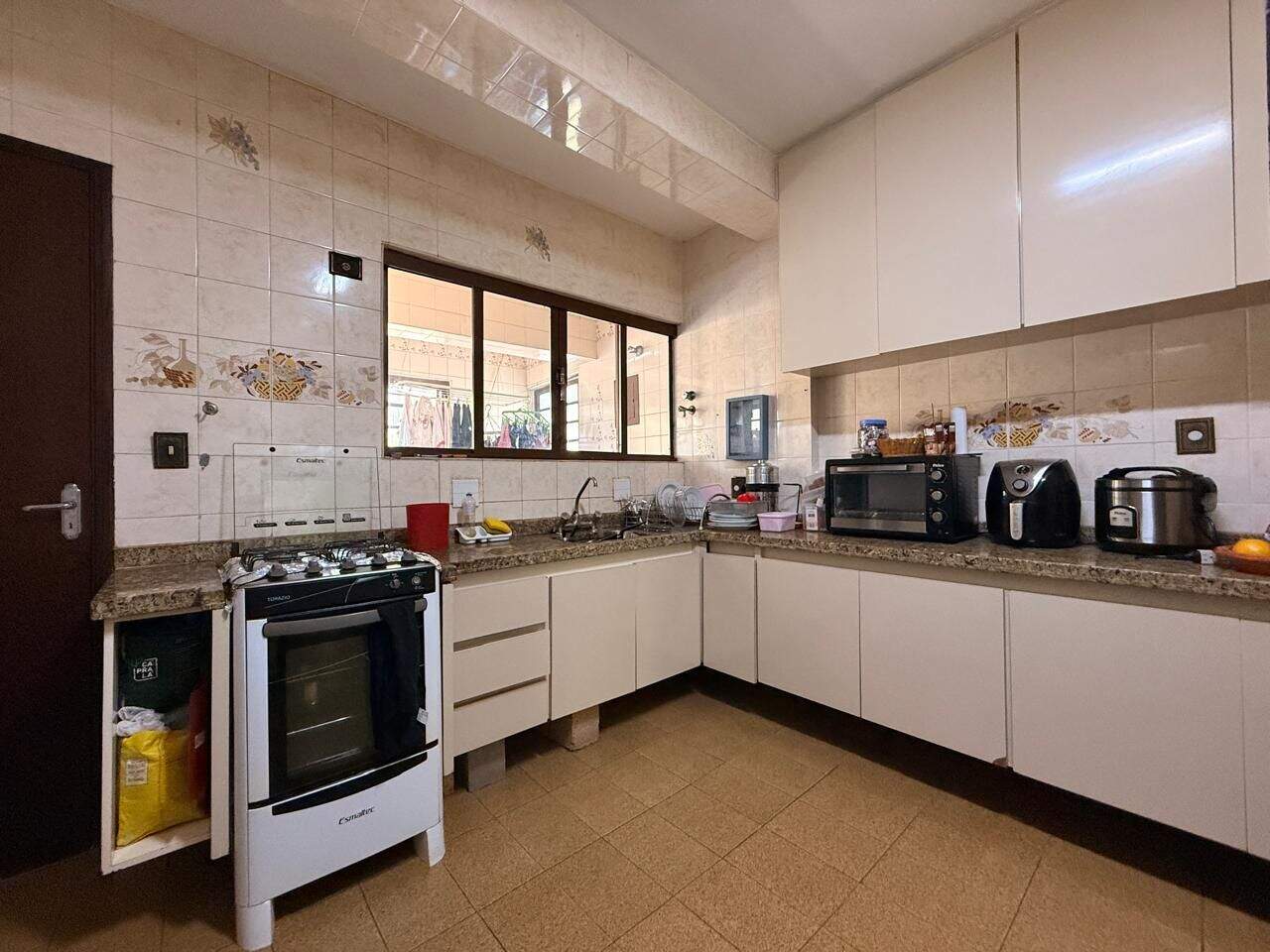 Casa à venda no Centro: 
