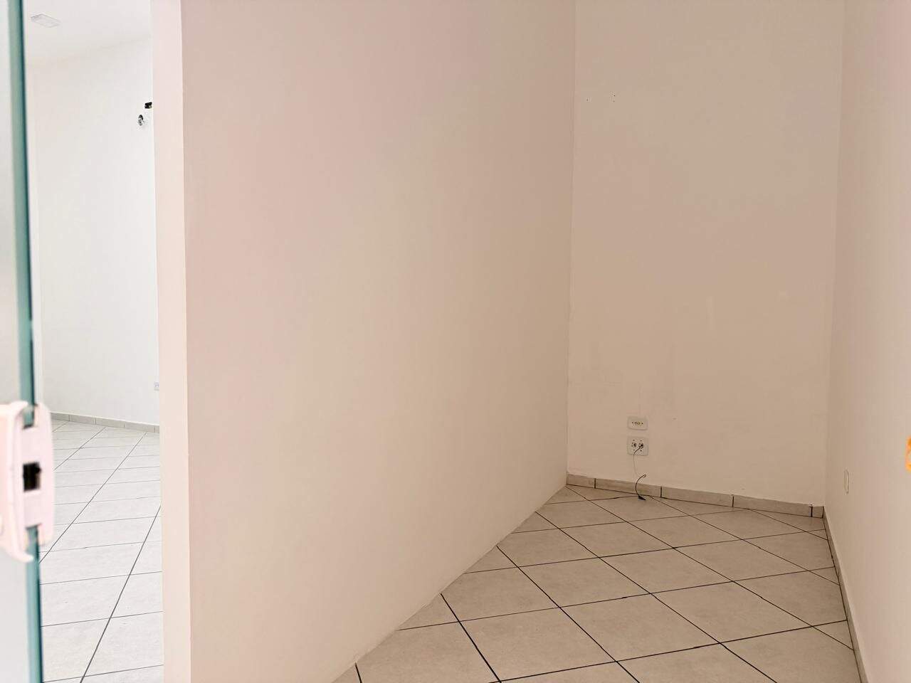 Sala para aluguel no Centro: 