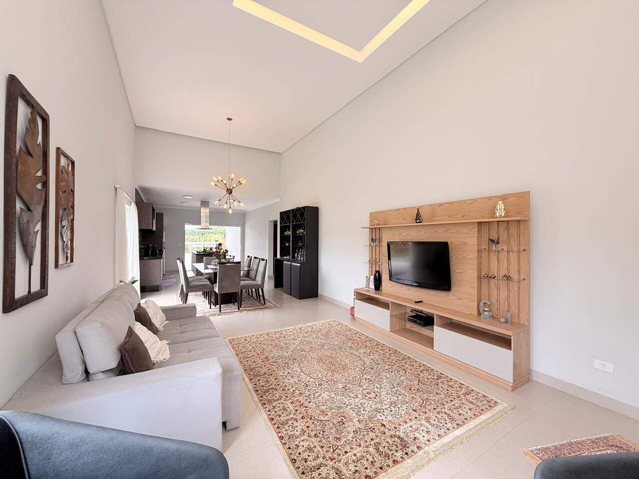 Casa à venda no Cerejeira: 