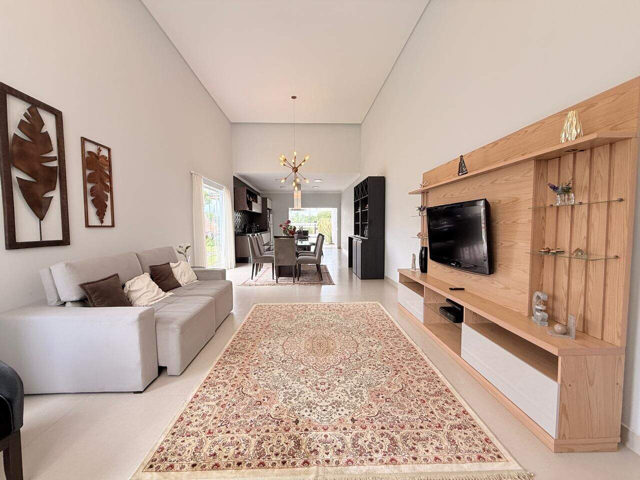 Casa à venda no Cerejeira: 