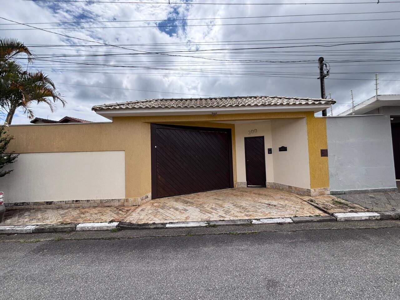 Sobrado à venda no Itapema: 