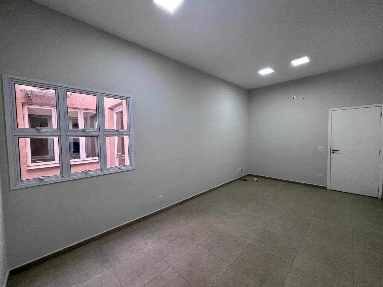 Sala para aluguel no Ajuda: 