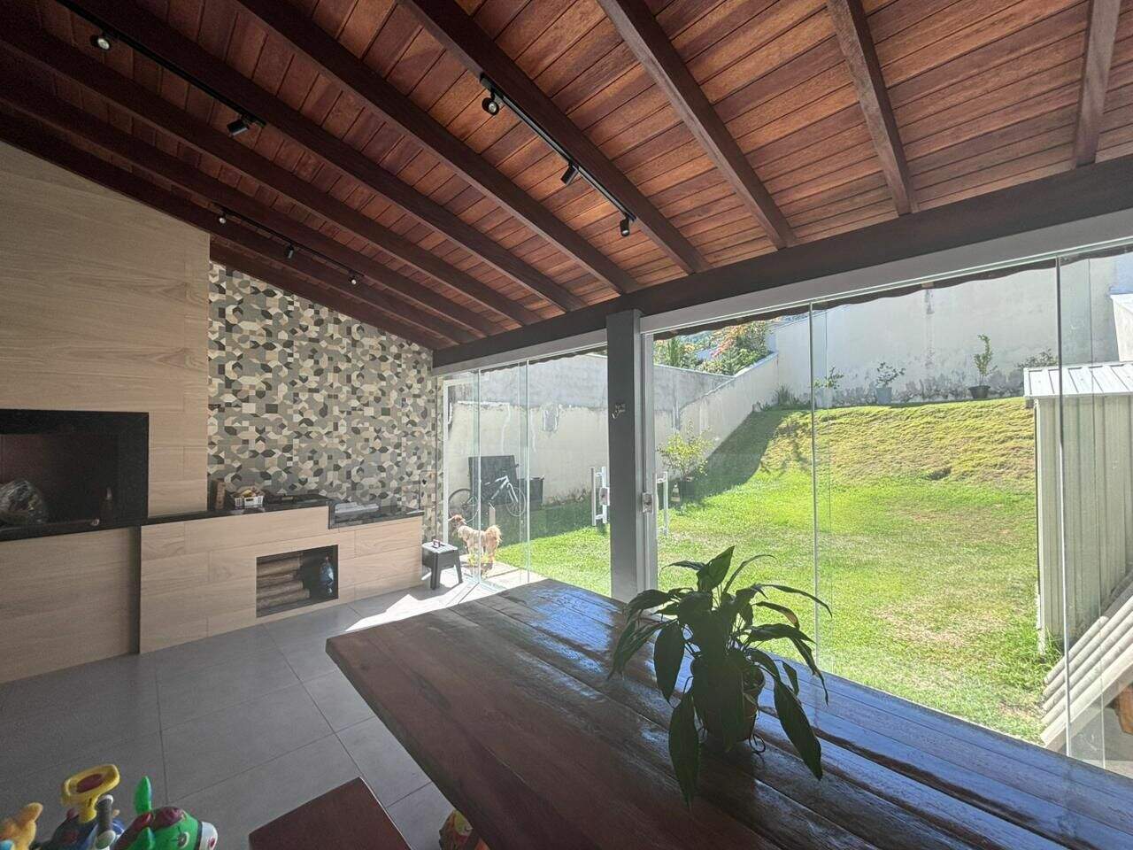 Sobrado à venda no Itaoca: 