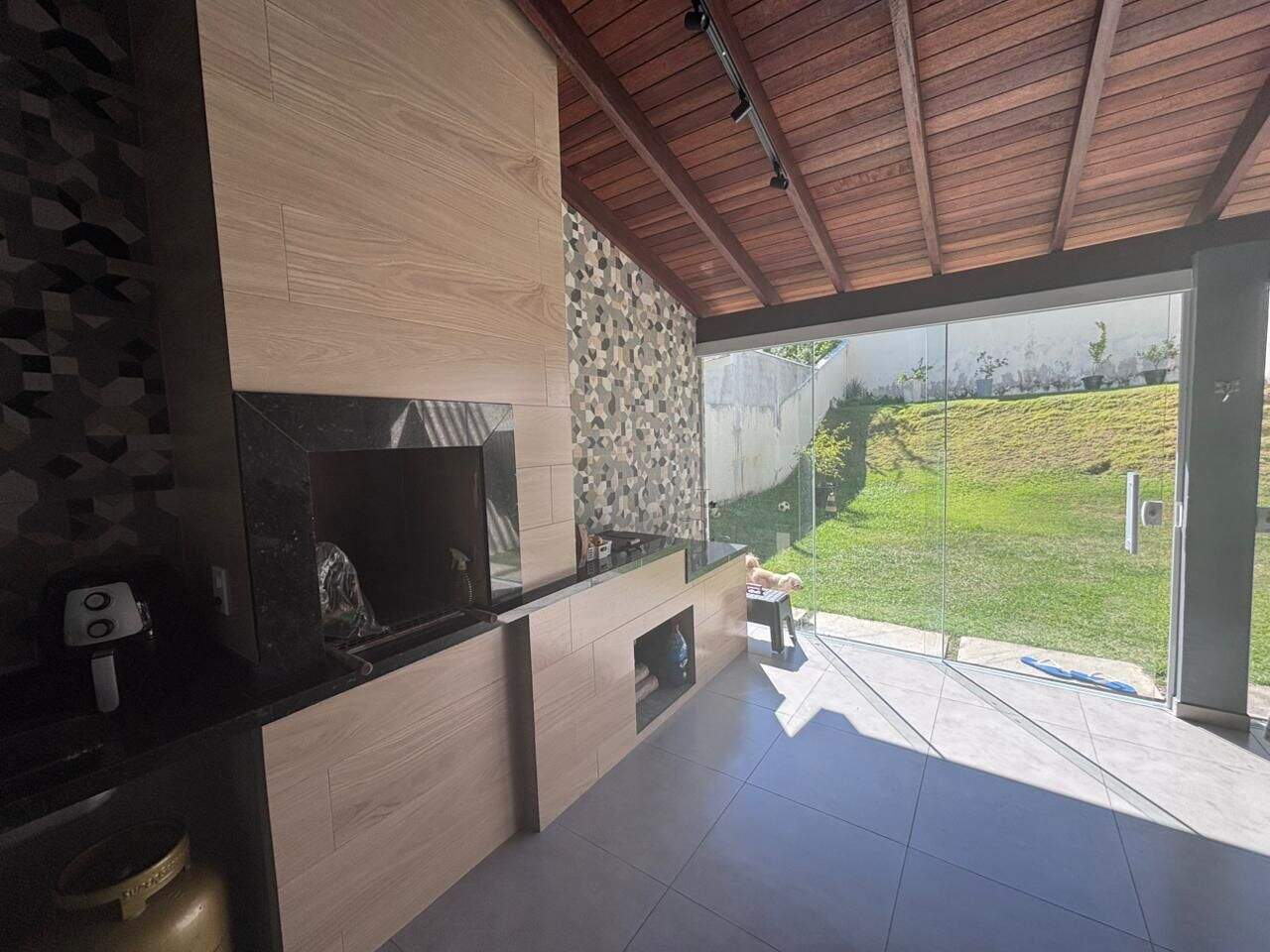 Sobrado à venda no Itaoca: 