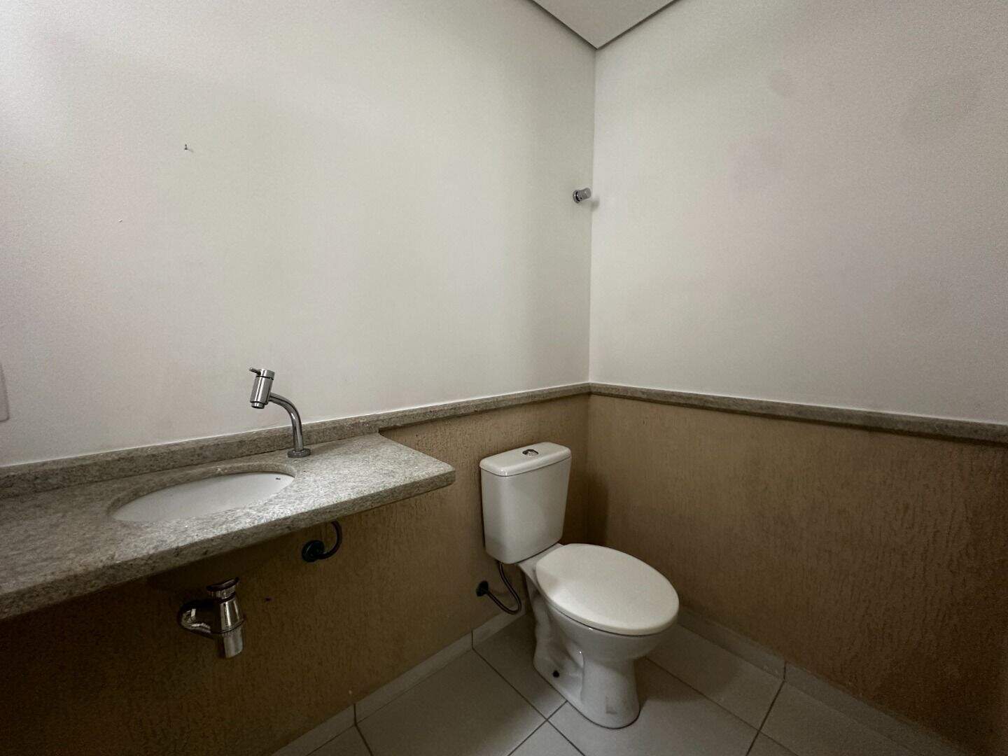 Sala para aluguel no Ajuda: 