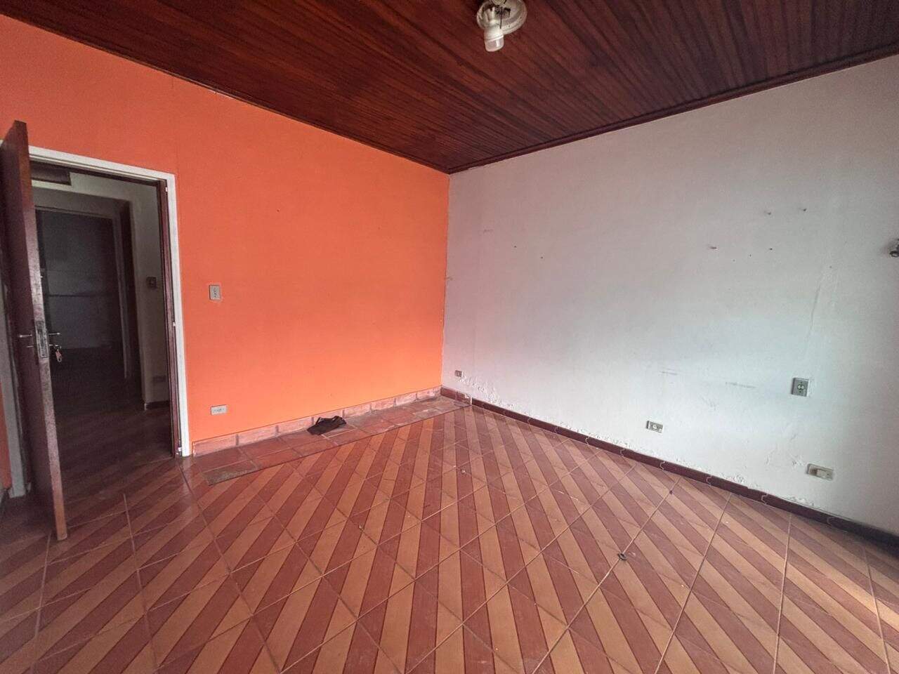 Ponto para aluguel no Centro: 