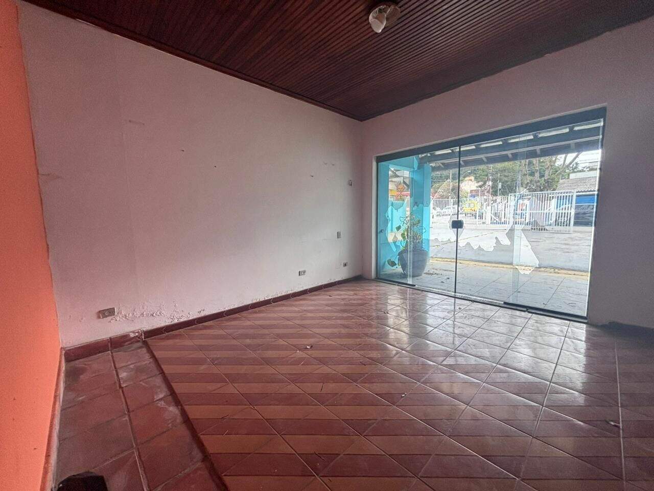 Ponto para aluguel no Centro: 