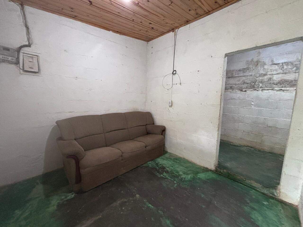 Casa para aluguel no Freguesia da Escada: 