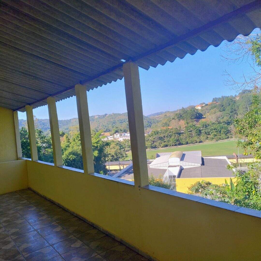 Casa para aluguel no Vale dos Eucaliptos: 