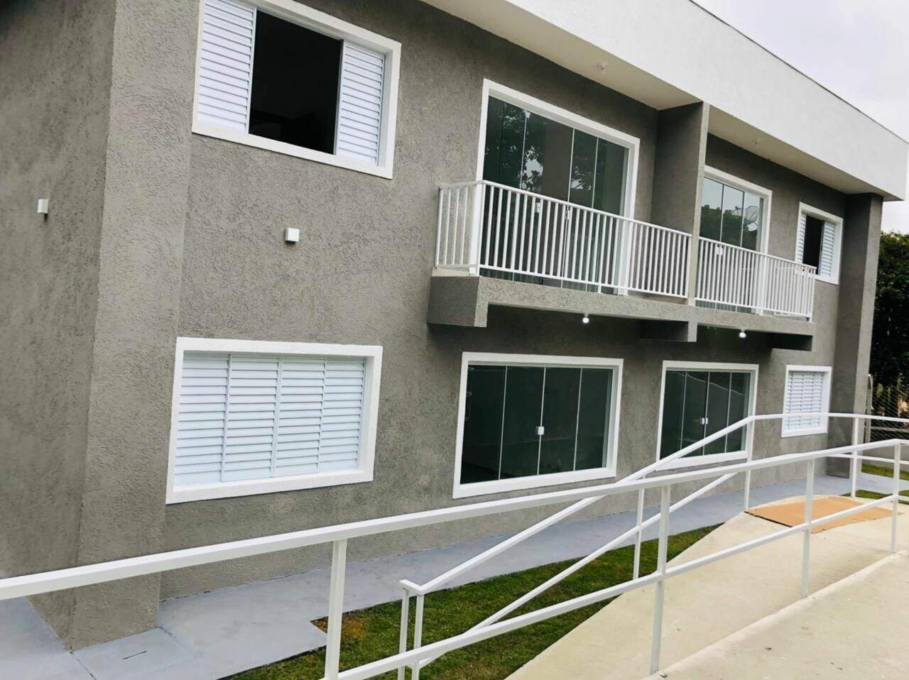 Apartamento para aluguel no Freguesia da Escada: 
