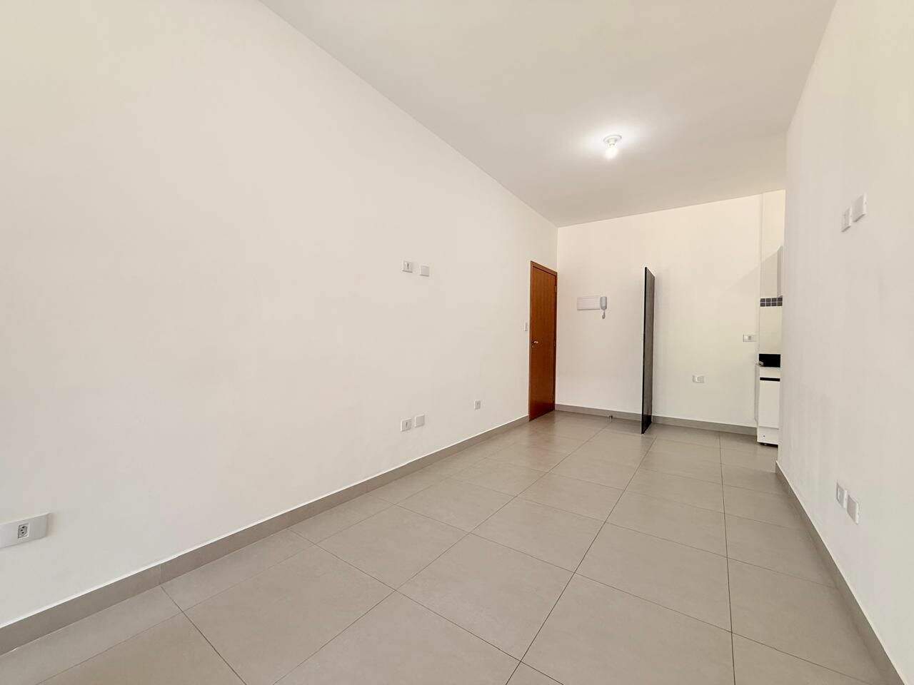 Apartamento para aluguel no Freguesia da Escada: 