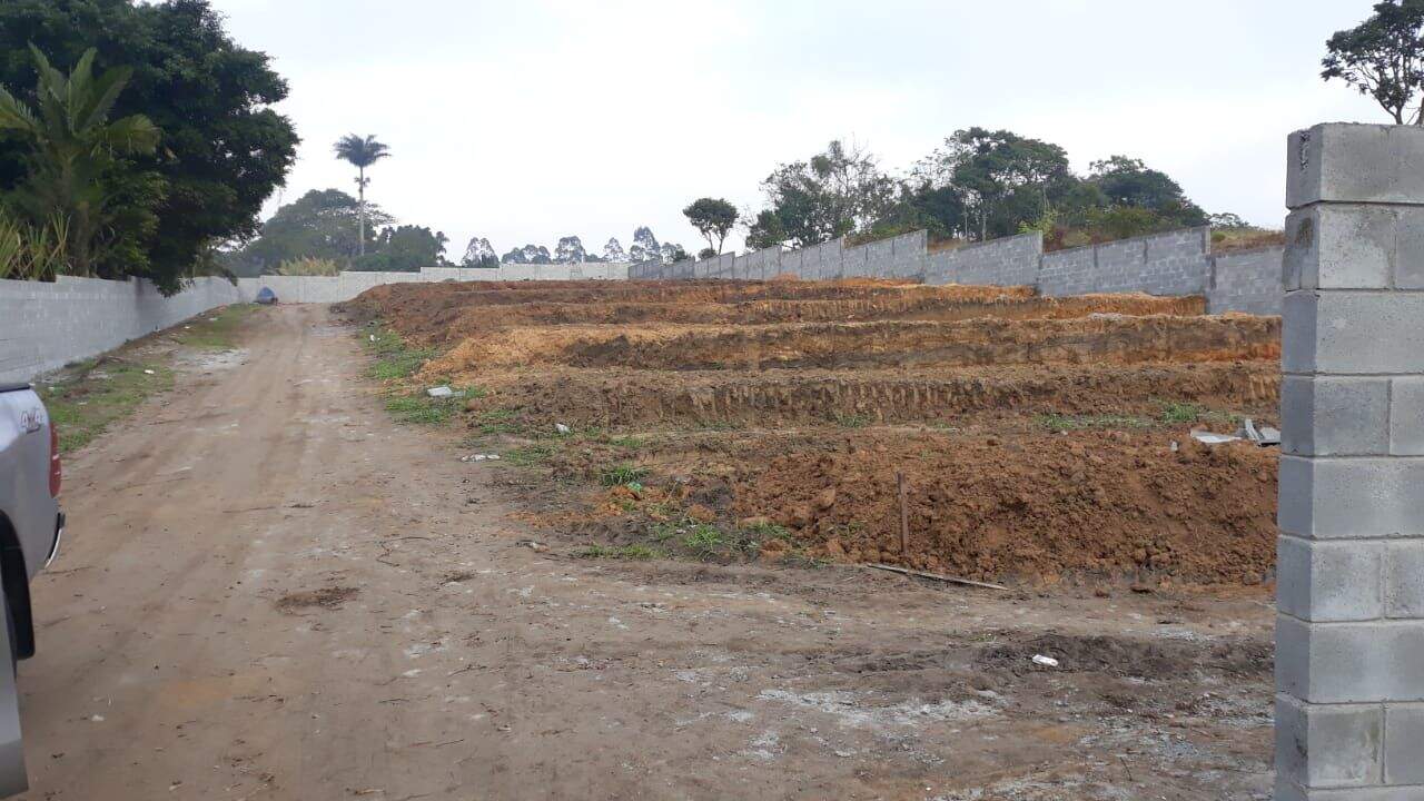 Terreno à venda no Botujuru: 