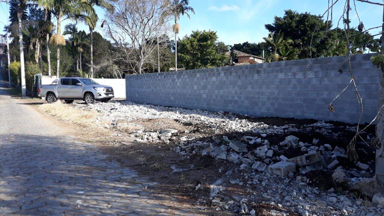 Terreno à venda no Botujuru: 