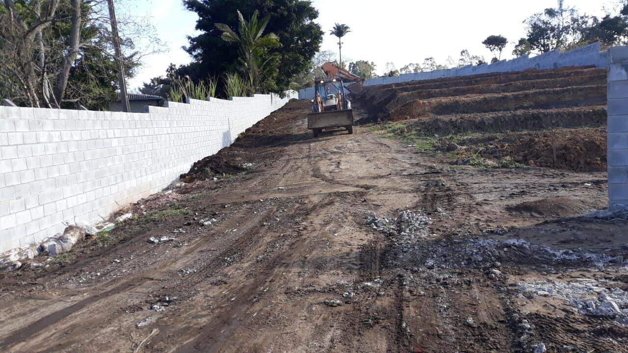 Terreno à venda no Botujuru: 