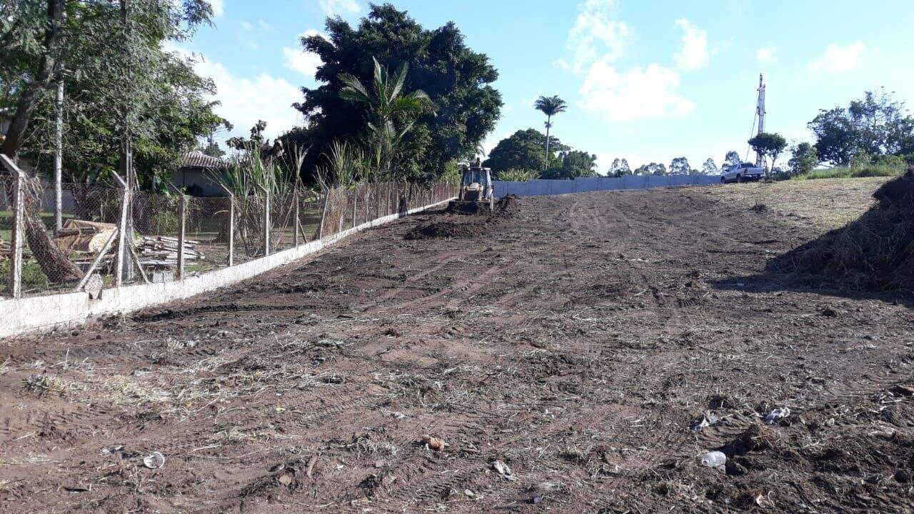 Terreno à venda no Botujuru: 